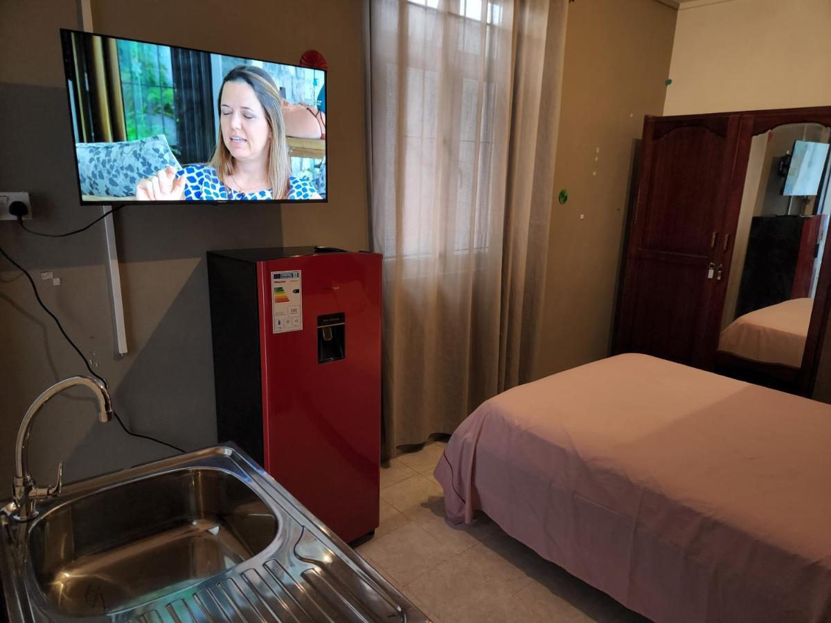 Backpackers Rental Room/Bathroom Only La Gaulette Extérieur photo